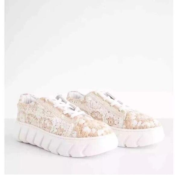 Free People Catch Me If You Can Crochet Lace Up Sneaker Platform Sz 7.5 EUC Boho - Picture 5 of 13